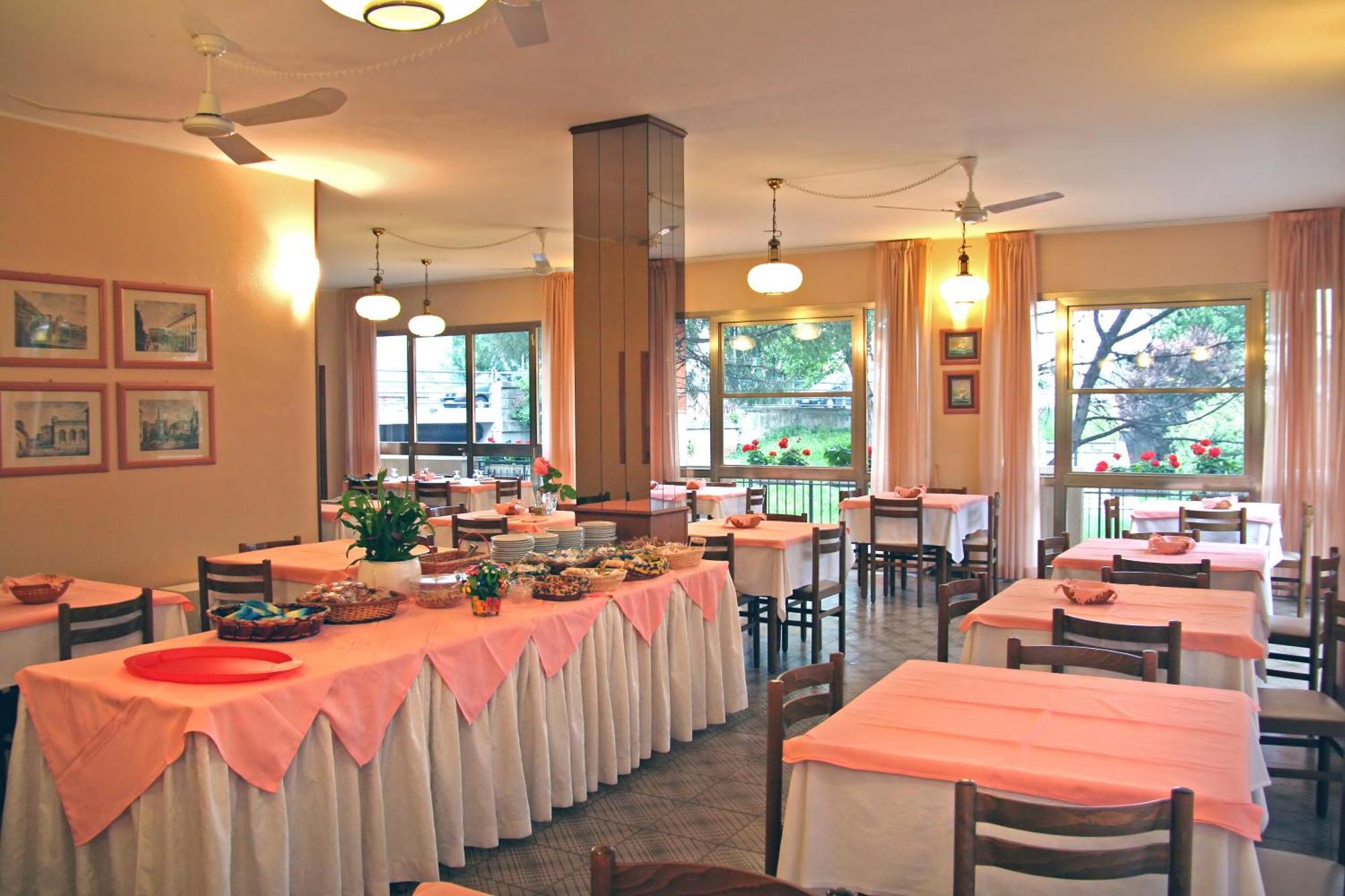 Hotel Marselli Rimini Buitenkant foto
