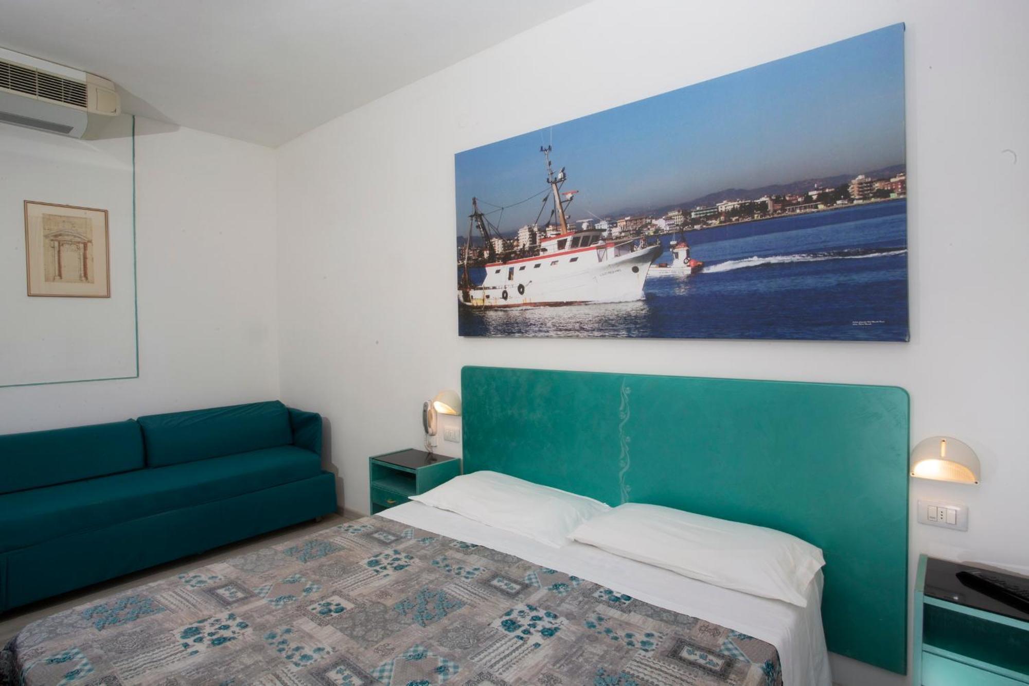 Hotel Marselli Rimini Buitenkant foto