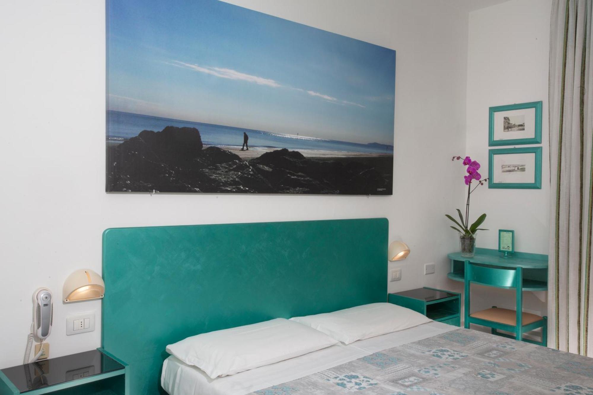 Hotel Marselli Rimini Buitenkant foto