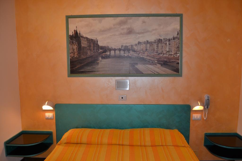 Hotel Marselli Rimini Buitenkant foto