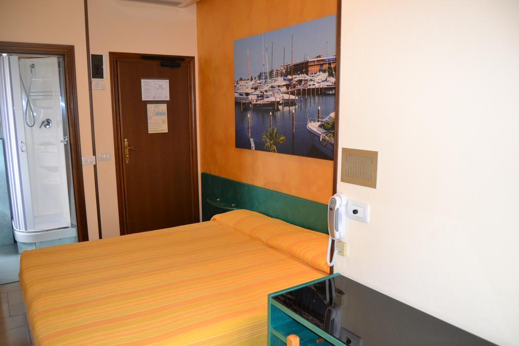 Hotel Marselli Rimini Buitenkant foto
