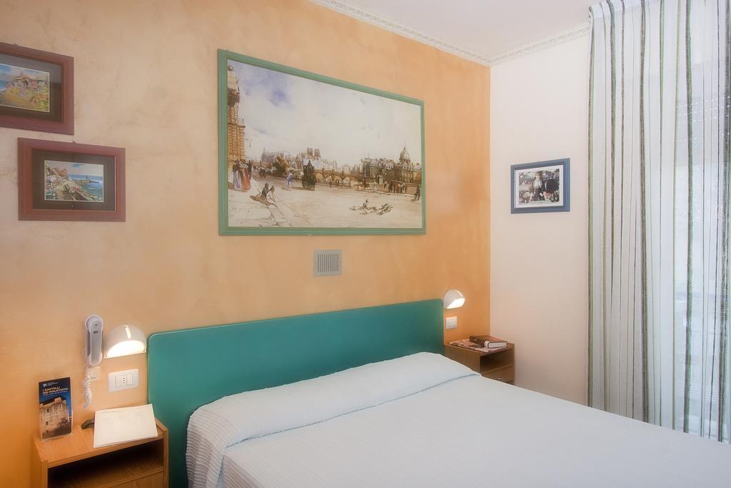 Hotel Marselli Rimini Buitenkant foto