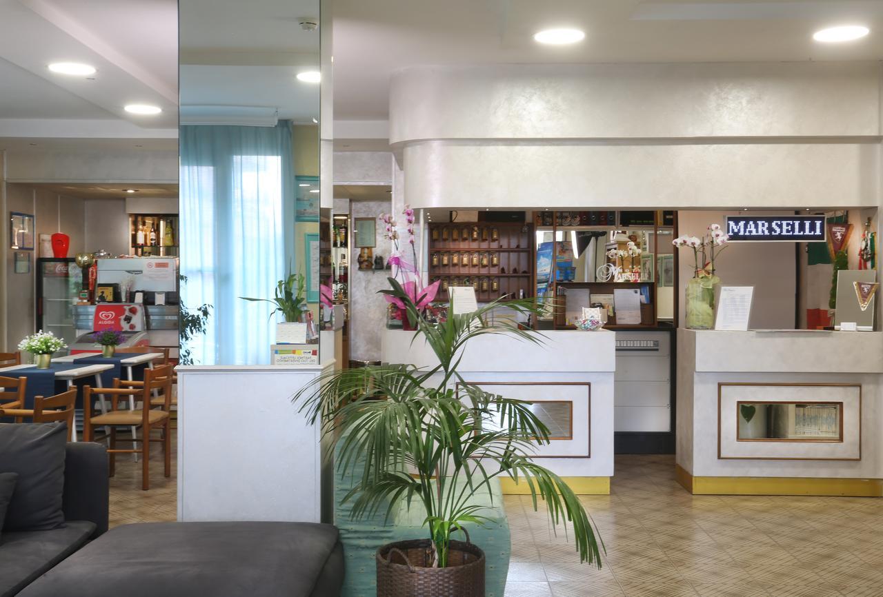 Hotel Marselli Rimini Buitenkant foto