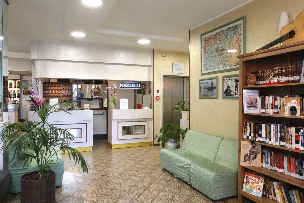 Hotel Marselli Rimini Buitenkant foto