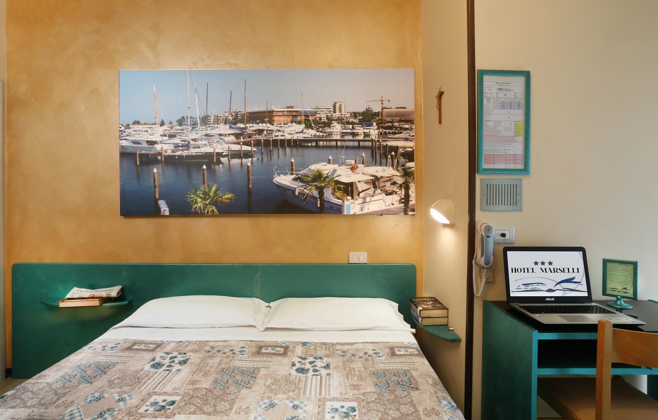 Hotel Marselli Rimini Buitenkant foto